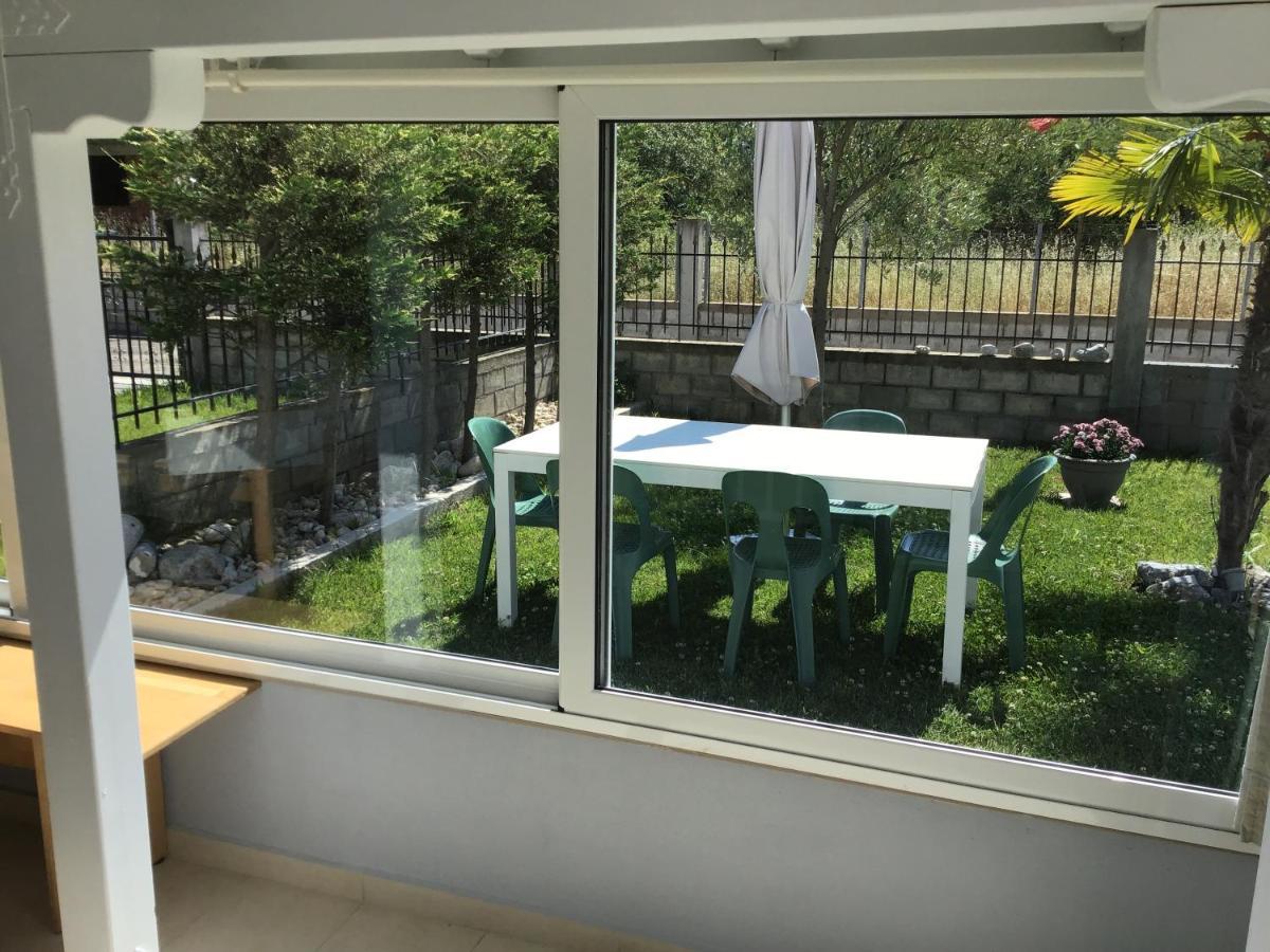 Villa Balsamico - Appartement Vue Sur Le Jardin Vrasná Eksteriør billede